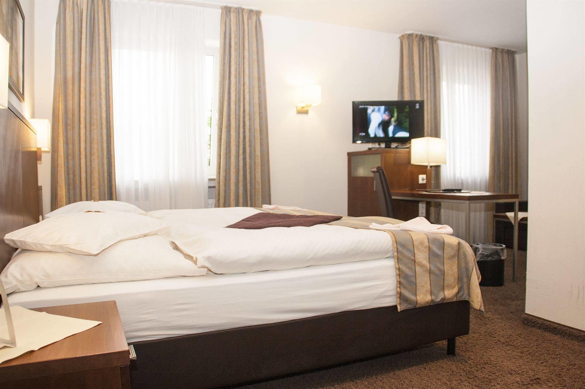 Hotel Zum Adler Bonn Zewnętrze zdjęcie