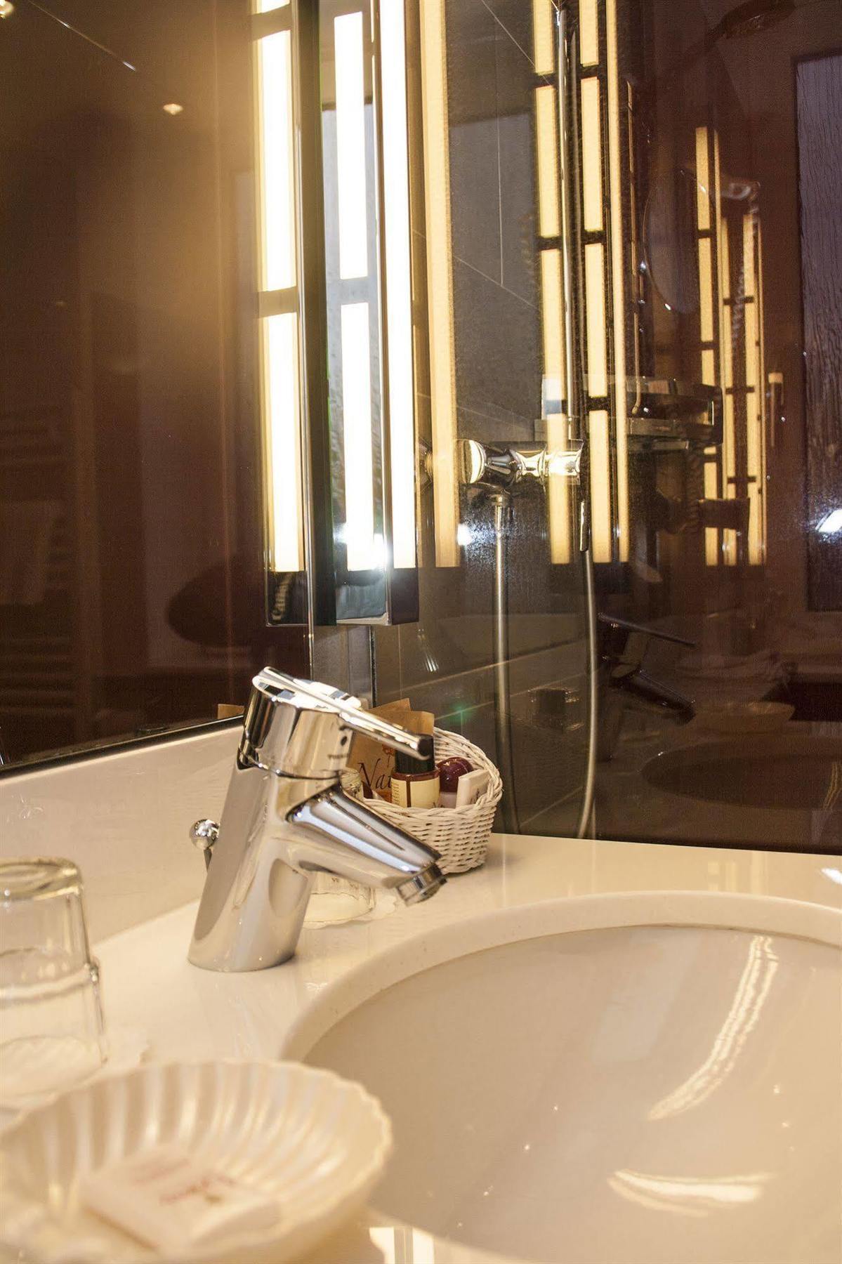 Hotel Zum Adler Bonn Zewnętrze zdjęcie