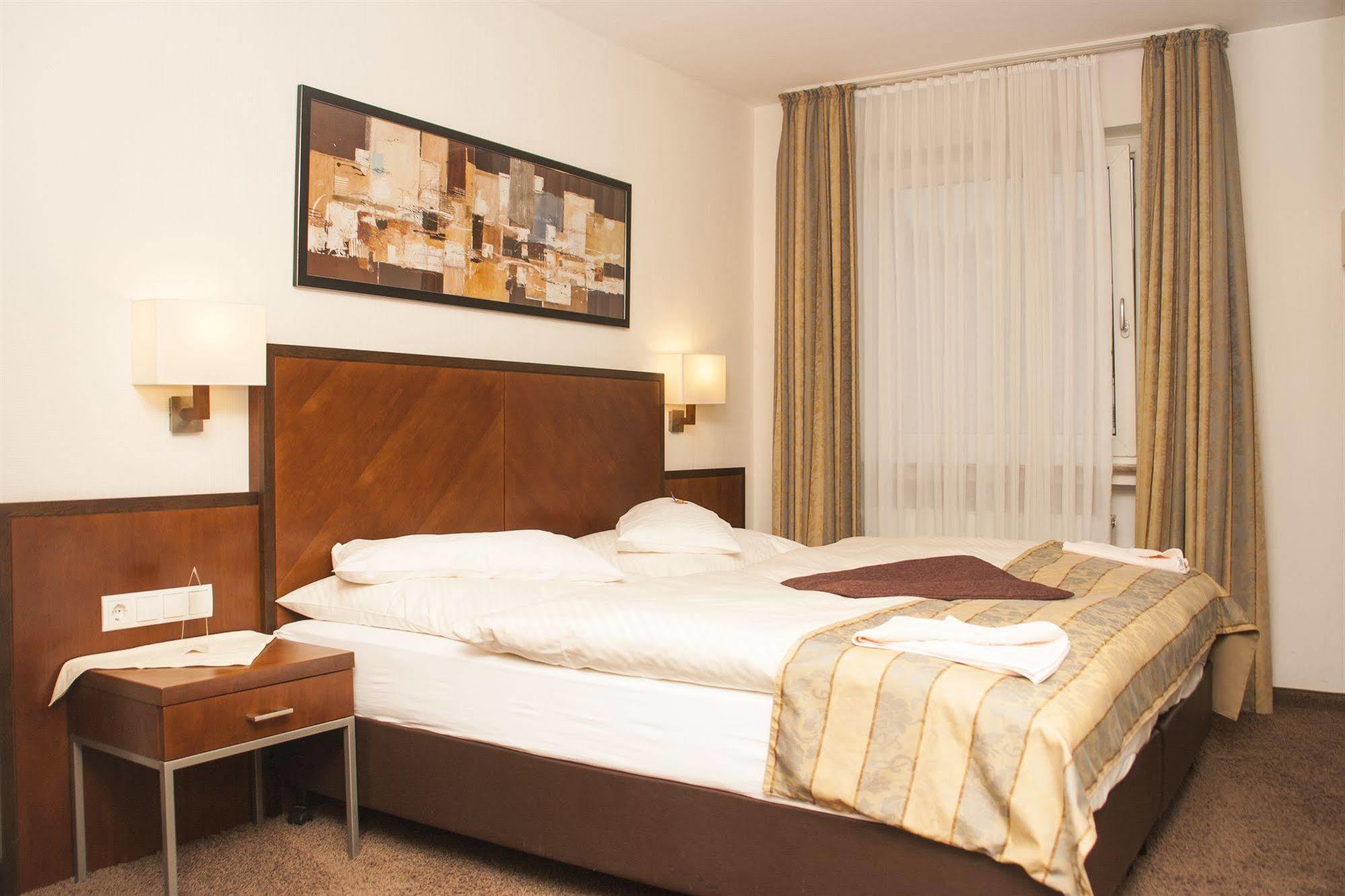 Hotel Zum Adler Bonn Zewnętrze zdjęcie