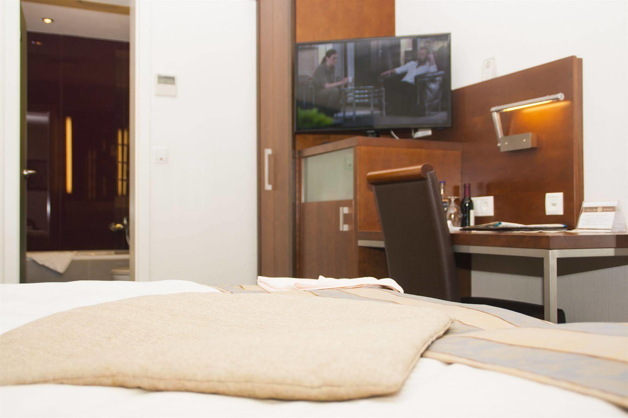 Hotel Zum Adler Bonn Zewnętrze zdjęcie